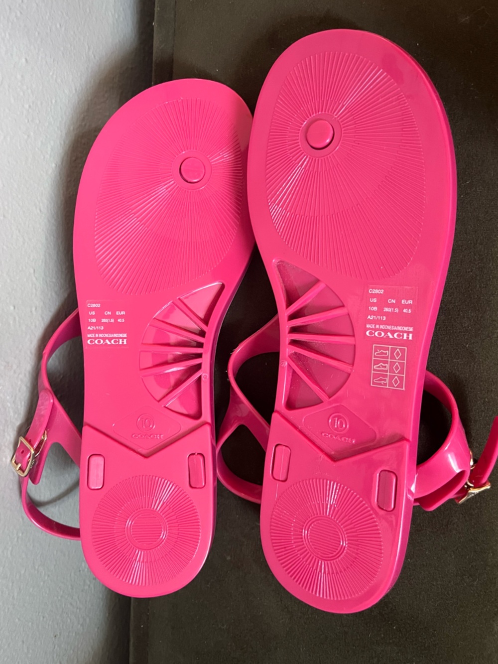 Coach Bright Pink Jelly Logo Thong Sandals - Picture 5 of 5